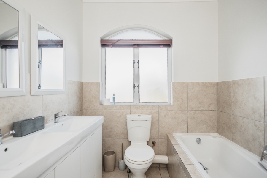 3 Bedroom Property for Sale in Avalon Estate Western Cape